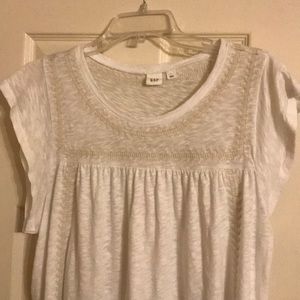 Gap flutter sleeve shirt with embroidery sz L